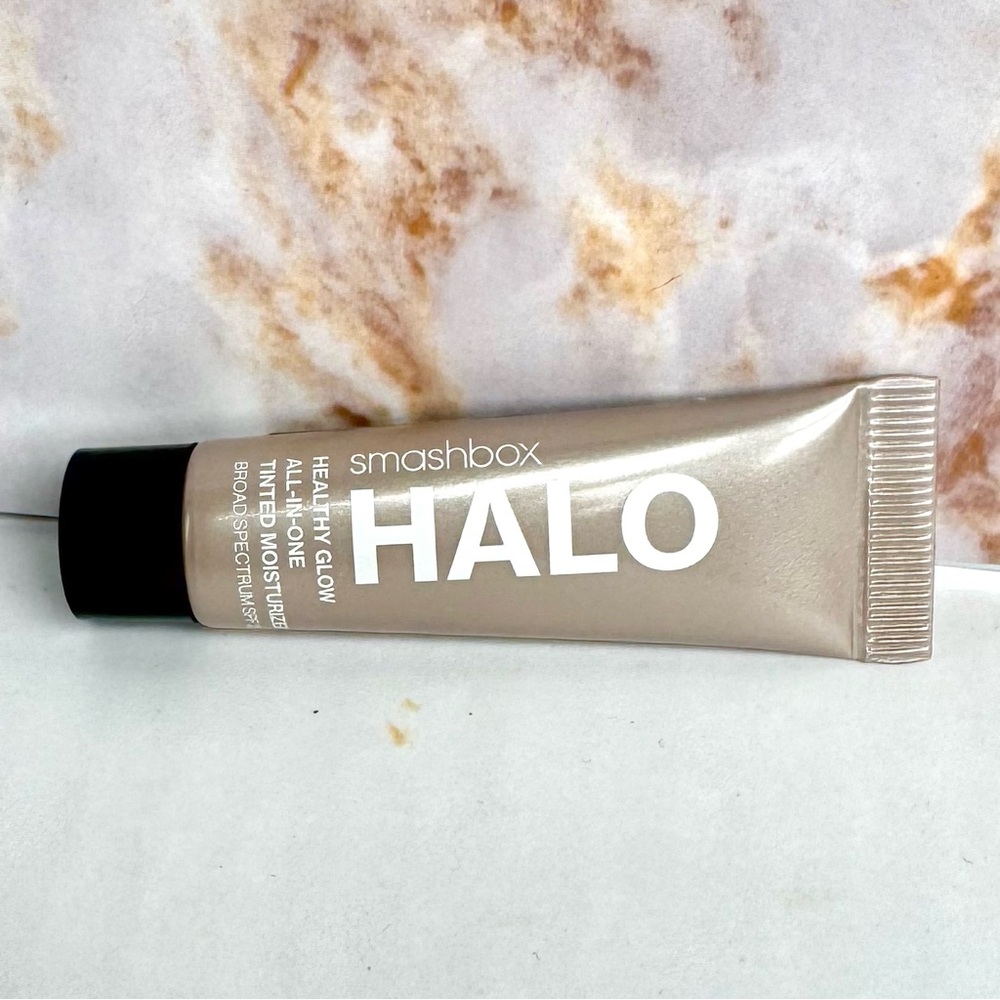 Smashbox HALO Healthy Glow All-In-One Tinted Moisturizer Light | NEW Mini SPF 25